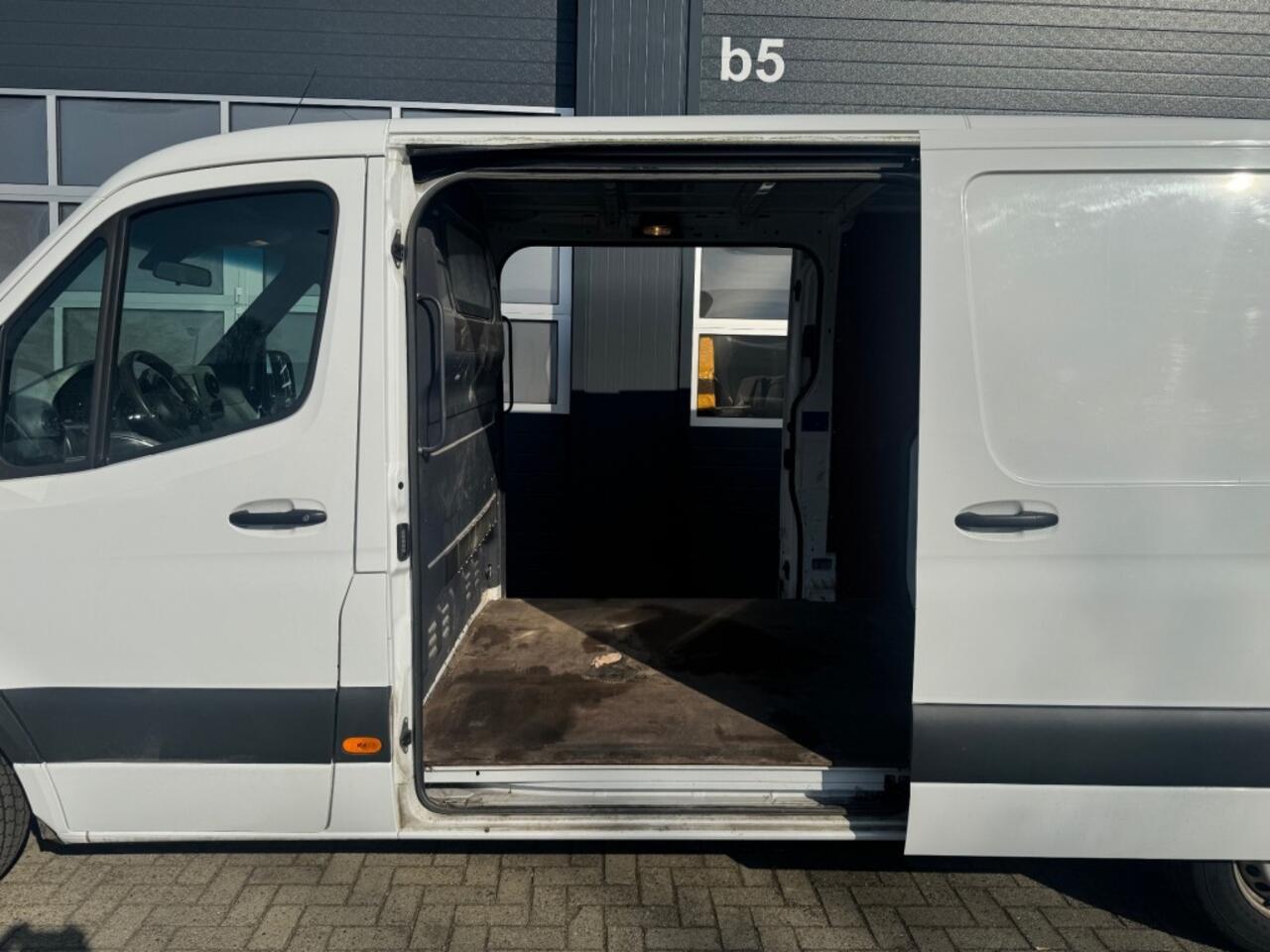 Mercedes-Benz SPRINTER 314 CDI L2H2 Automaat / Navi / Dubbele schuifdeur / Trekhaak / C
