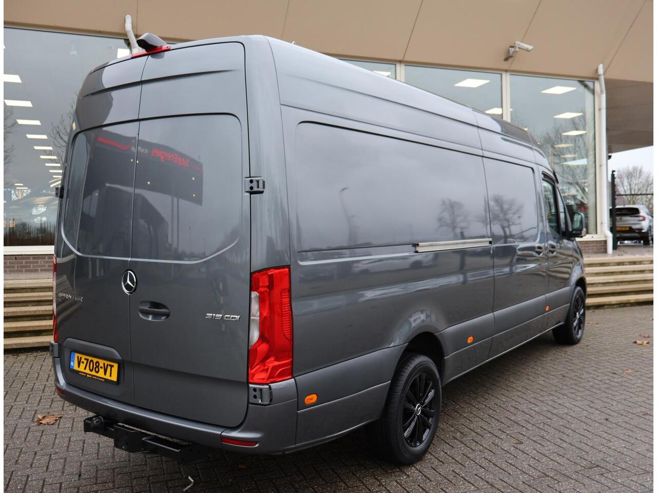 Mercedes-Benz SPRINTER 319 3.0 CDI V6 AUT. L3H2 - 3500 KG TREKHAAK | MBUX BREEDBEELD | 18 INCH LMV | CAMERA