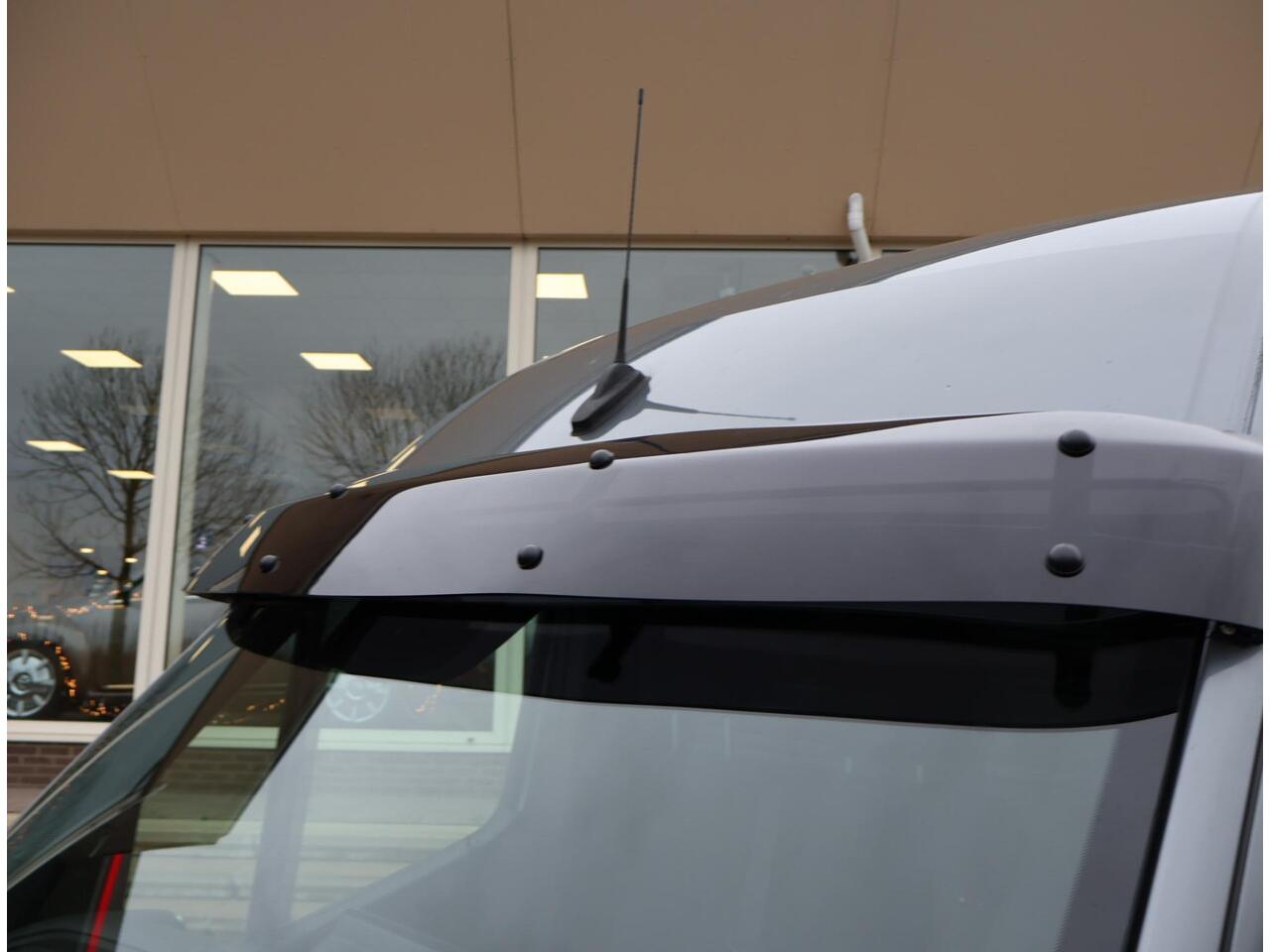 Mercedes-Benz SPRINTER 319 3.0 CDI V6 AUT. L3H2 - 3500 KG TREKHAAK | MBUX BREEDBEELD | 18 INCH LMV | CAMERA