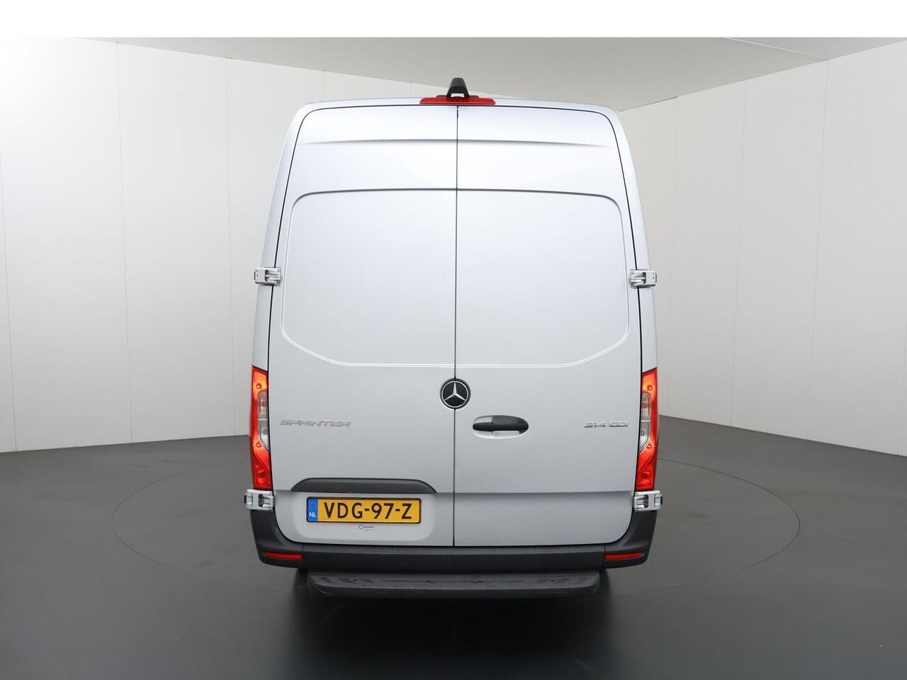 Mercedes-Benz SPRINTER 314 CDI | L3 H2 | 140 PK | NAVIGATIE | ACHTERUITRIJCAMERA | GEVEERDE BESTUURDERSSTOEL | W73 ACHTEROPSTAP | AIRCO | DODEHOEKDETECTIE | GEEN ZIJSCHUIFDEUREN | CARPLAY EN ANDROID AUTO