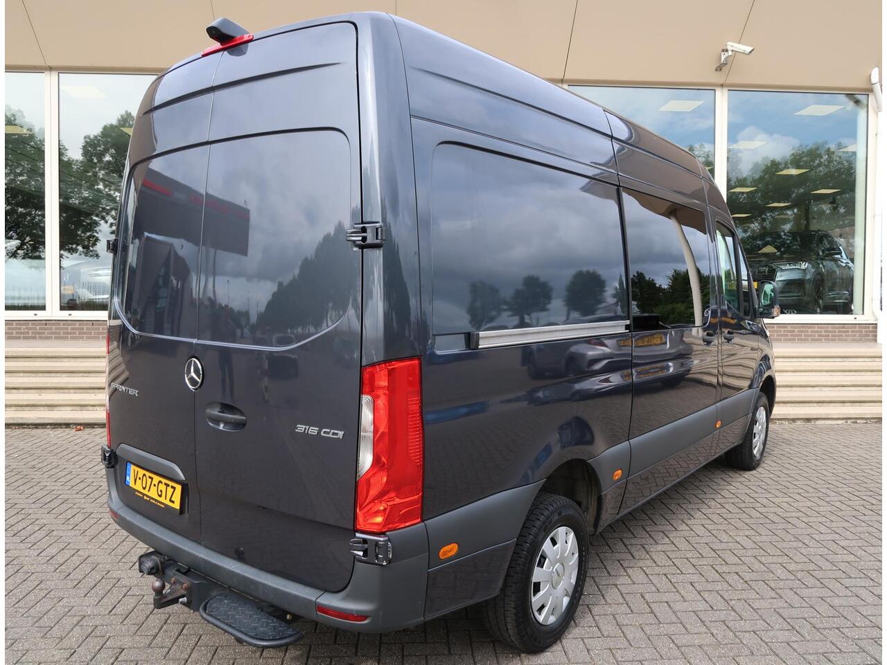 Mercedes-Benz SPRINTER 316 2.2 CDI 163 PK AUT7 L2H2 + 3500 KG TREKHAAK / ADAPTIVE CRUISE / BREEDBEELD MBUX