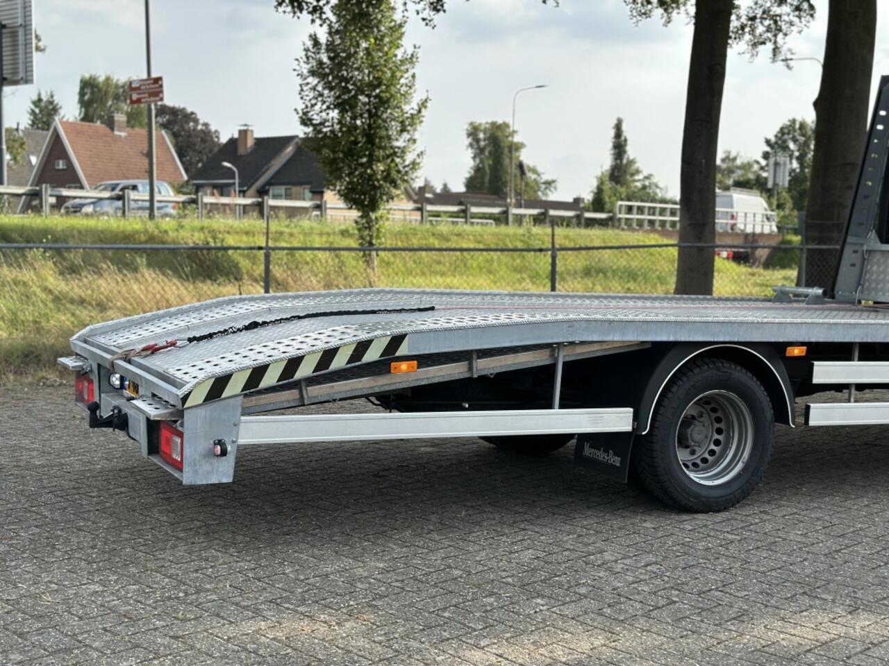 Mercedes-Benz SPRINTER 516 2.2 CDI Automaat oprijwagen Full Led Luchtvering oprijwagen