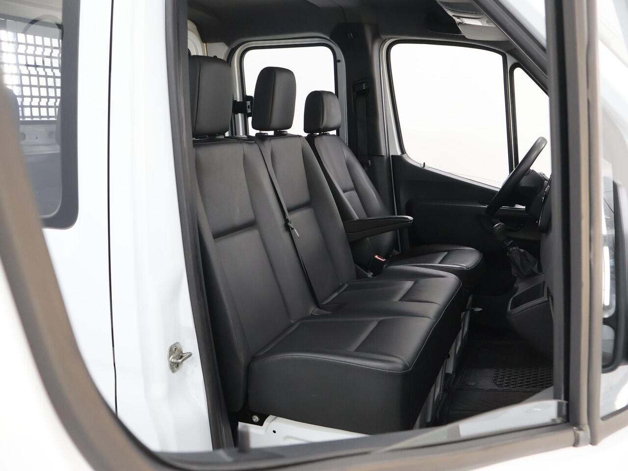 Mercedes-Benz SPRINTER 314 CDI | L3 | Dubbele Cabine | Open laadbak |7-Pe 7-Persoons | Trekhaak | Kunstlederen Bekleding | Bluetooth | Airco | Lederen Stuurwiel | Keyless Go |