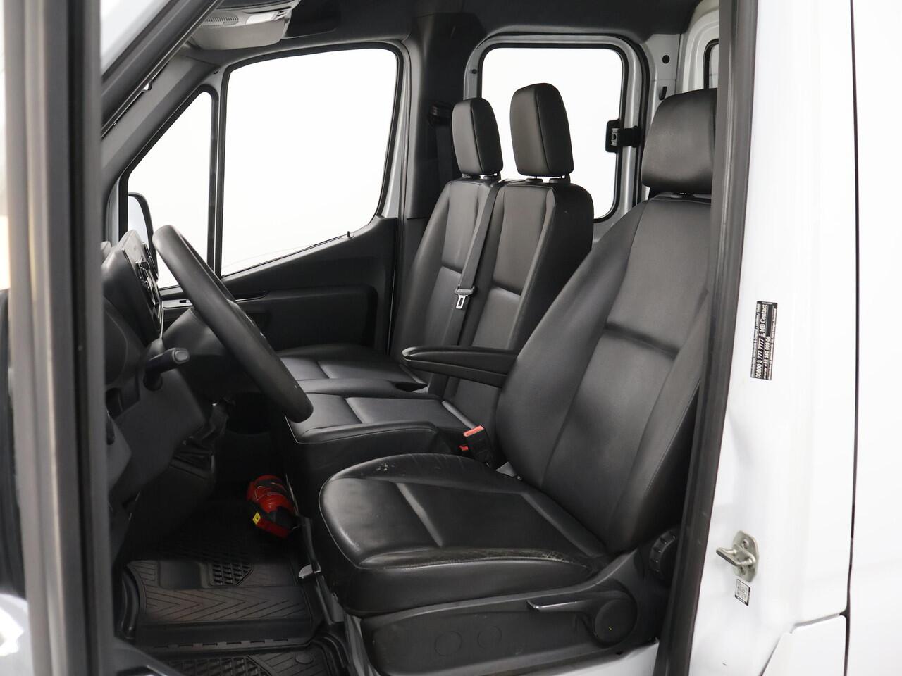 Mercedes-Benz SPRINTER 314 CDI | L3 | Dubbele Cabine | Open laadbak |7-Pe 7-Persoons | Trekhaak | Kunstlederen Bekleding | Bluetooth | Airco | Lederen Stuurwiel | Keyless Go |