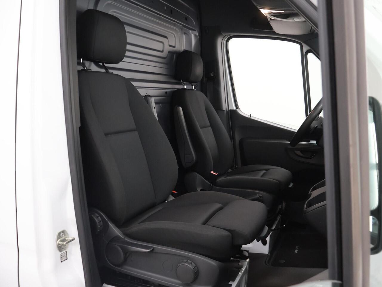 Mercedes-Benz SPRINTER 314 CDI | Aut.| L2 H2 | Aut. | Inbouwkasten |Trekh Trekhaak | Navigatie | Parkeercamera | Cruise Control | Klasse 3 Alarm | Geveerde en verwarmde Comfortstoel Chauffeur | Comfort Bijrijdersstoel | Dodehoekassistent | Achterdeuren 270 Graden |