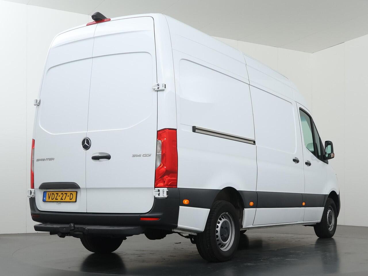 Mercedes-Benz SPRINTER 314 CDI | Aut.| L2 H2 | Aut. | Inbouwkasten |Trekh Trekhaak | Navigatie | Parkeercamera | Cruise Control | Klasse 3 Alarm | Geveerde en verwarmde Comfortstoel Chauffeur | Comfort Bijrijdersstoel | Dodehoekassistent | Achterdeuren 270 Graden |