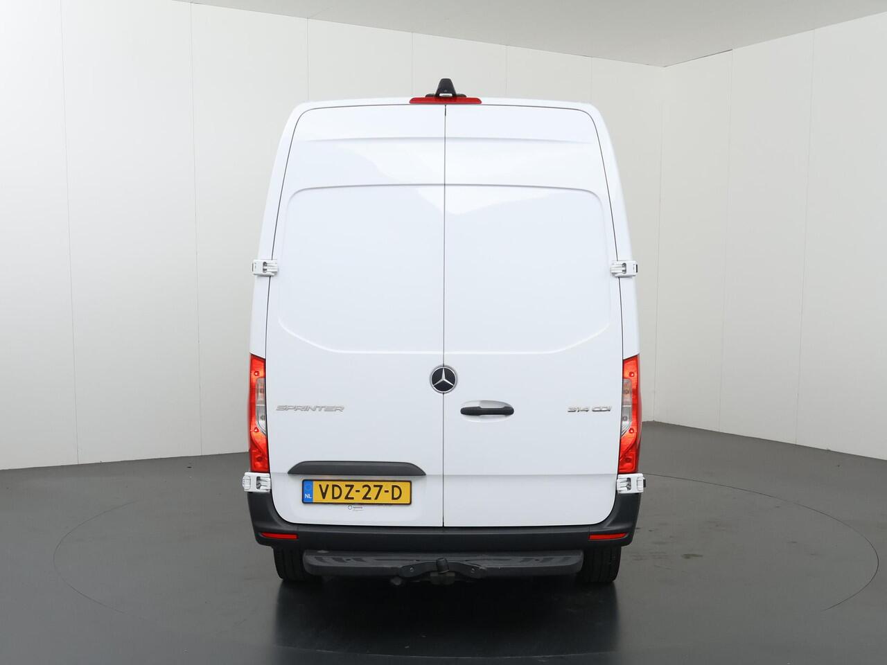 Mercedes-Benz SPRINTER 314 CDI | Aut.| L2 H2 | Aut. | Inbouwkasten |Trekh Trekhaak | Navigatie | Parkeercamera | Cruise Control | Klasse 3 Alarm | Geveerde en verwarmde Comfortstoel Chauffeur | Comfort Bijrijdersstoel | Dodehoekassistent | Achterdeuren 270 Graden |
