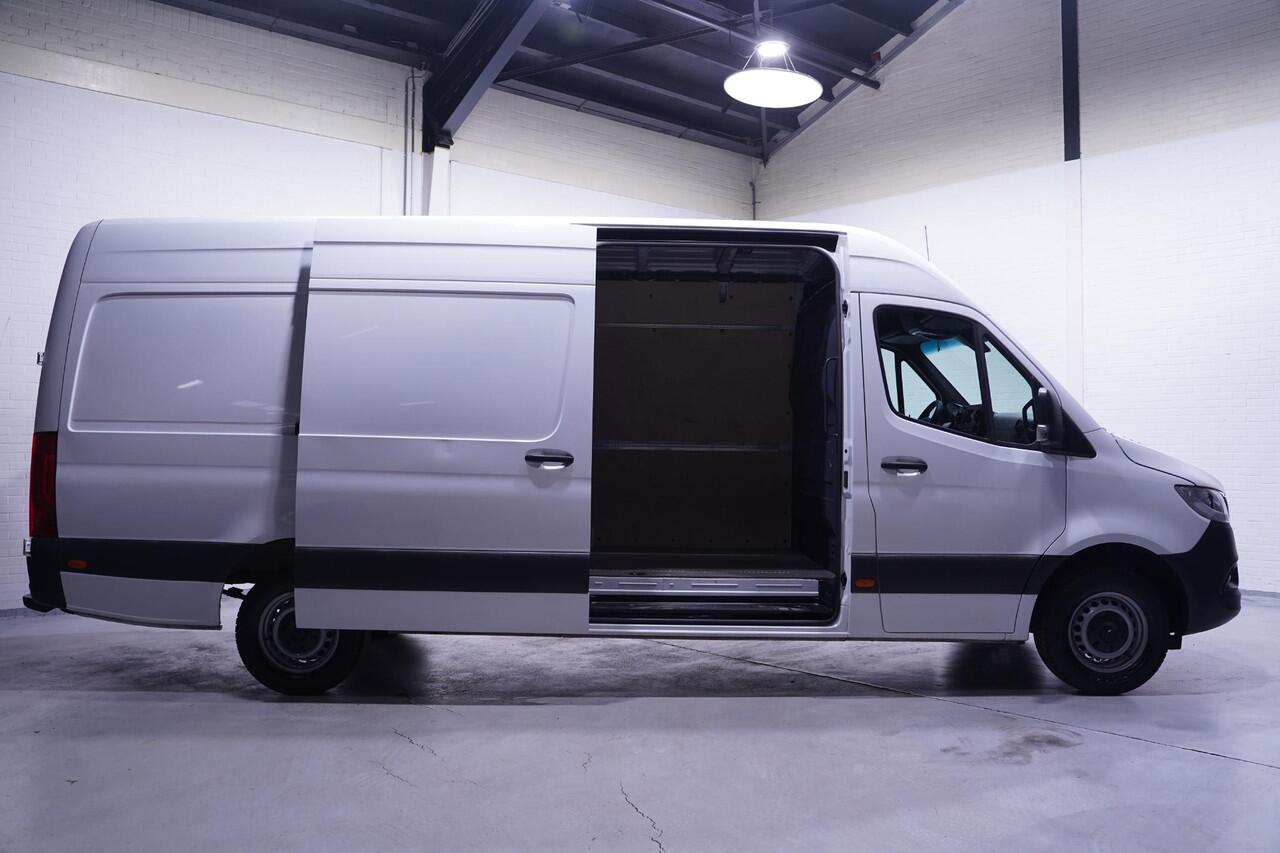 Mercedes-Benz SPRINTER 315 CDI 150 pk L3H2 Navi, 360 Camera PDC V+A, Cruise Control, Laadruimte Pakket, 3-Zits