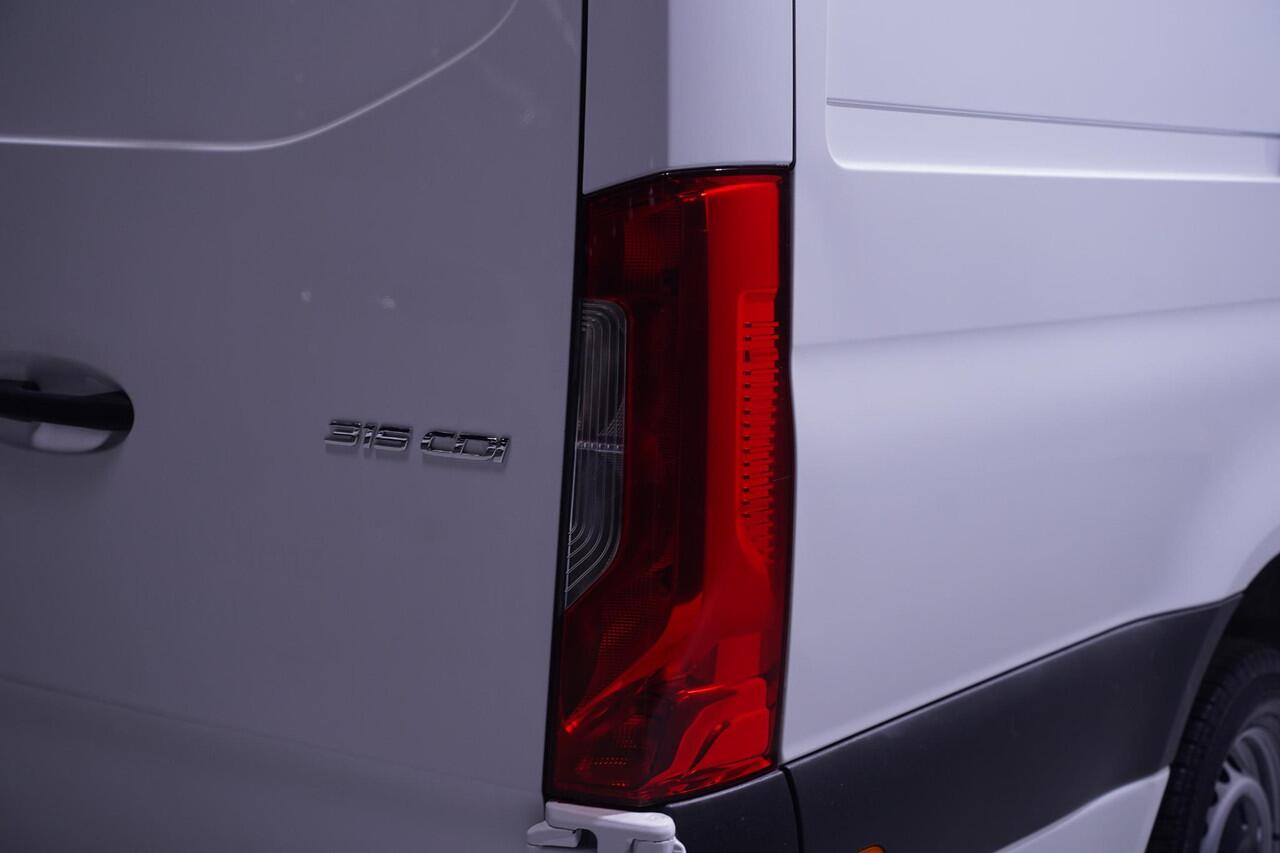 Mercedes-Benz SPRINTER 315 CDI 150 pk L3H2 Navi, 360 Camera PDC V+A, Cruise Control, Laadruimte Pakket, 3-Zits