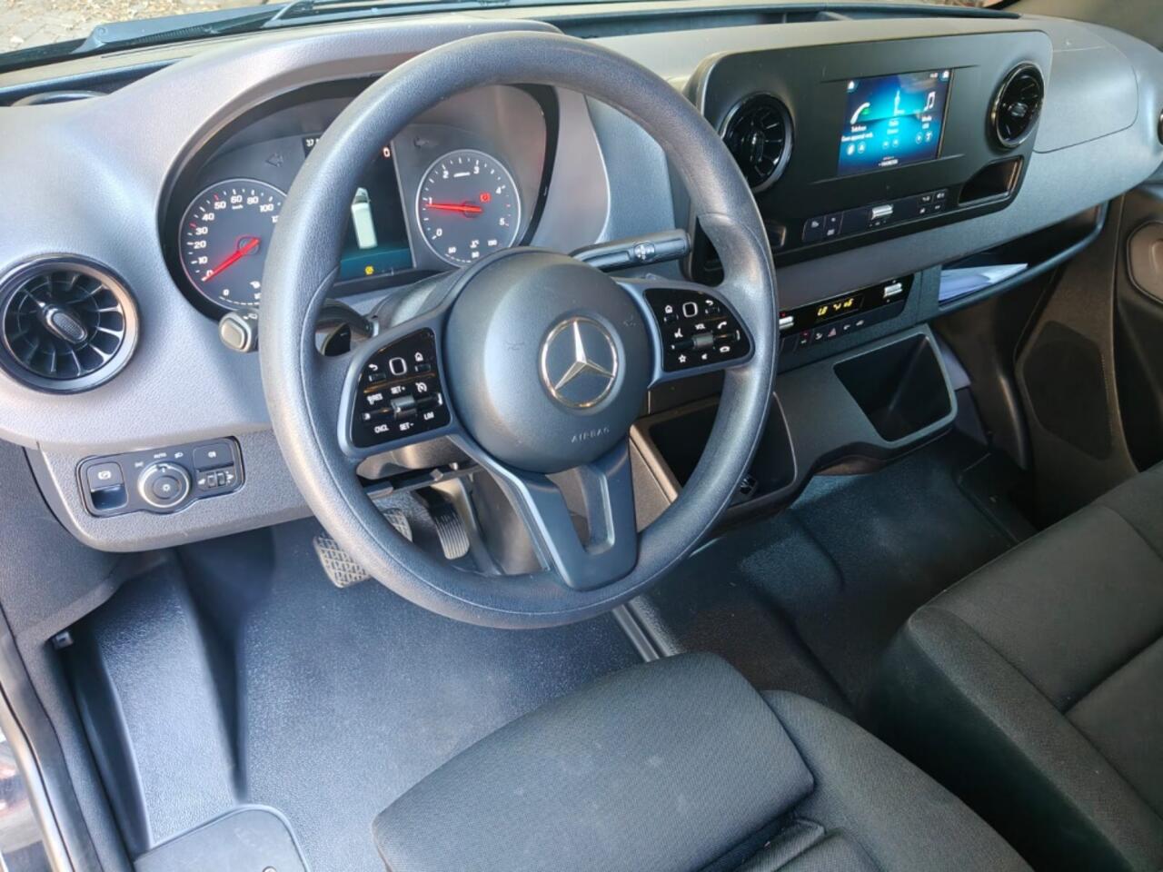 Mercedes-Benz SPRINTER 319 3.0 CDI L2H2, V6 / LED / 3500KG / APPLE CARPLAY / ANDROID AU