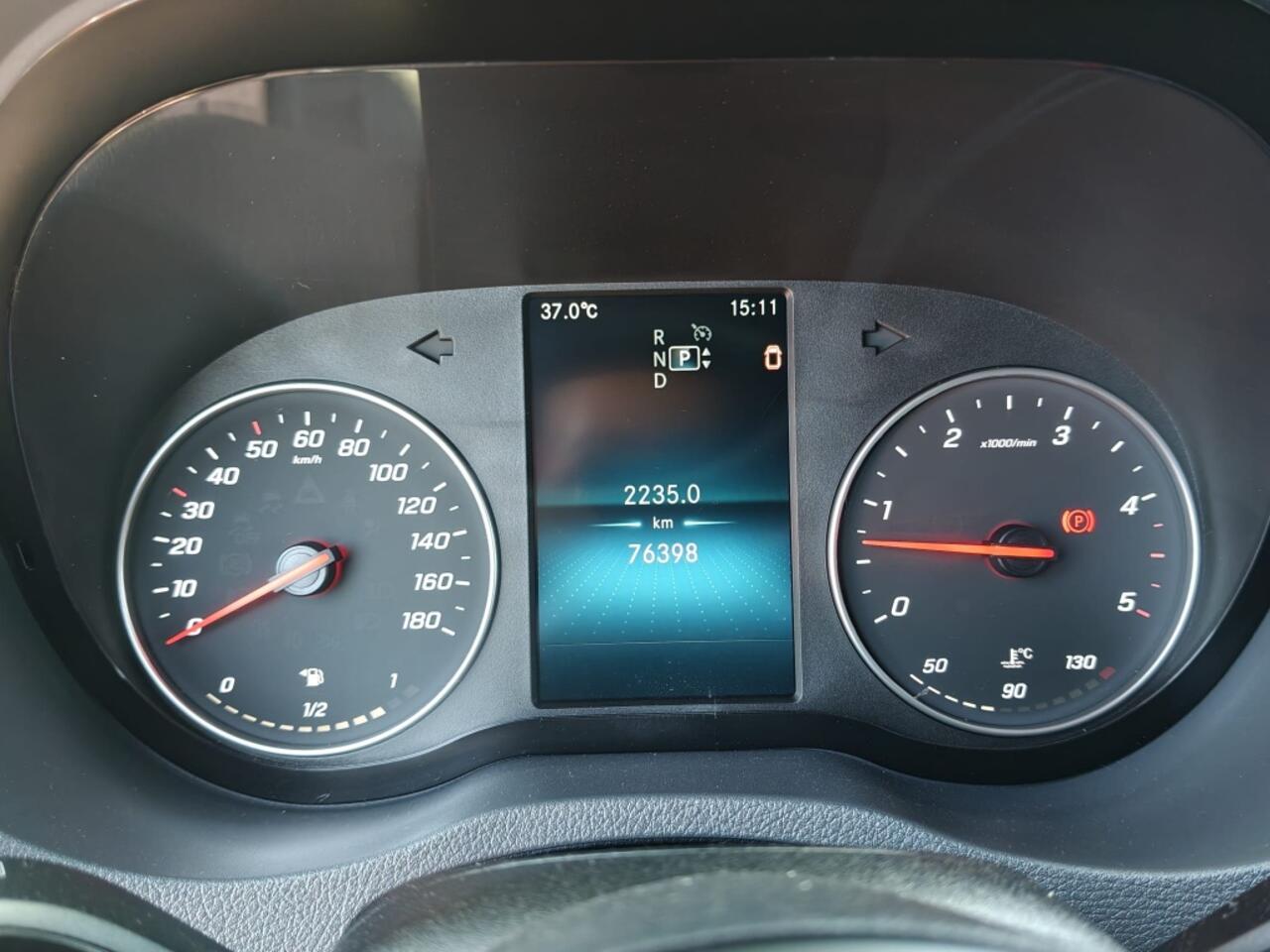 Mercedes-Benz SPRINTER 319 3.0 CDI L2H2, V6 / LED / 3500KG / APPLE CARPLAY / ANDROID AU