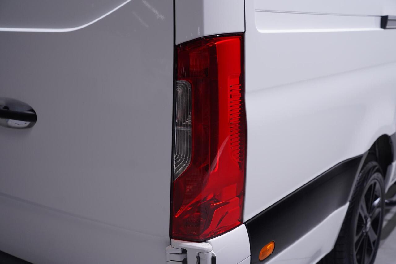 Mercedes-Benz SPRINTER 315 CDI 150 pk L3 Dubbel Cabine AMG Grille Navi, 360 Camera, 18" LMV, PDC V+A, Sidebars, Zonneklep, 6-Zits