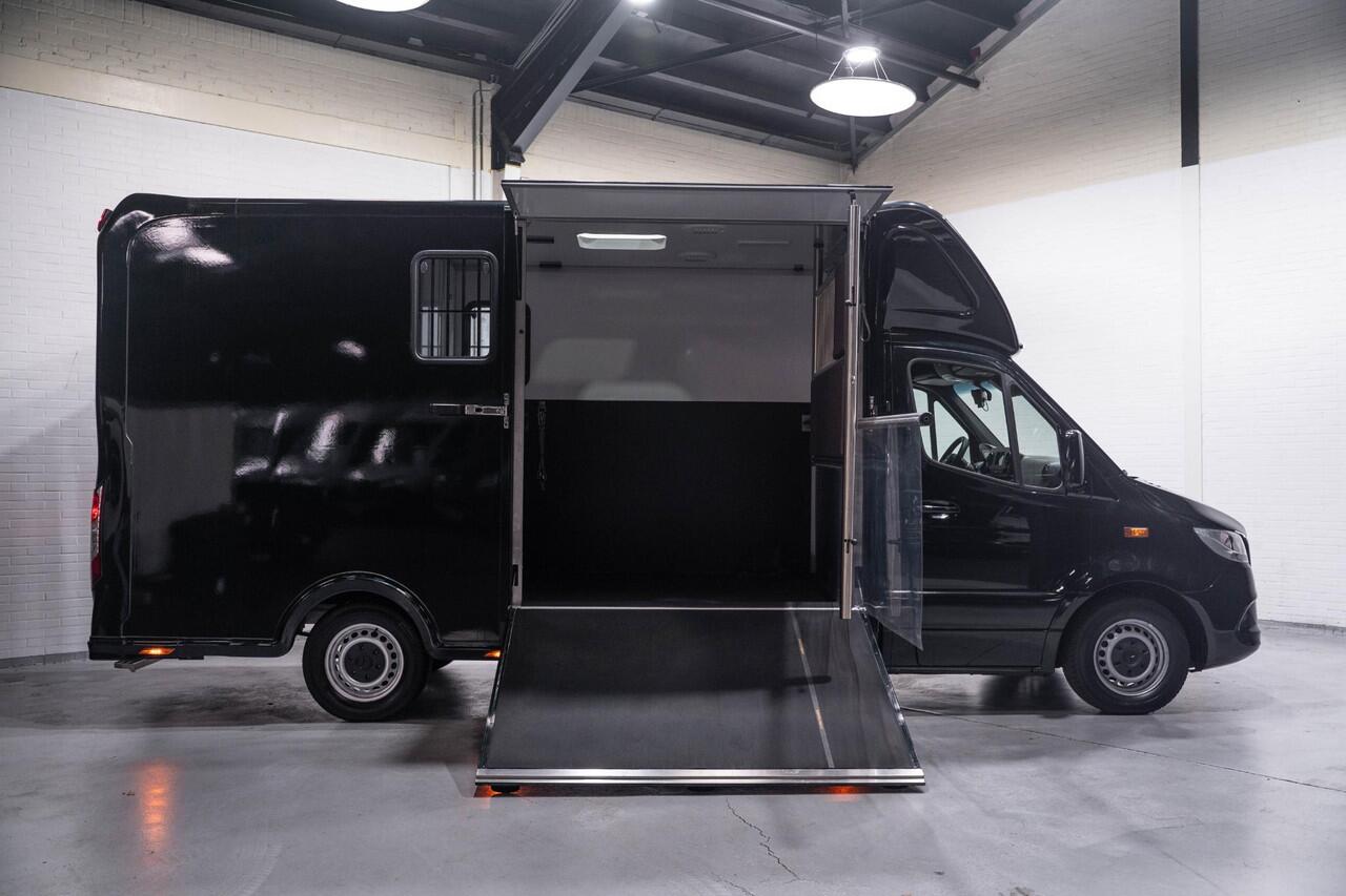 Mercedes-Benz SPRINTER 316 CDI 163 pk Paardenauto, Sodiak Opbouw Nieuw Hengsten Uitvoering, 2-Paards, Leder Zwart, Camera systeem, Apple Carplay, 3-Zits