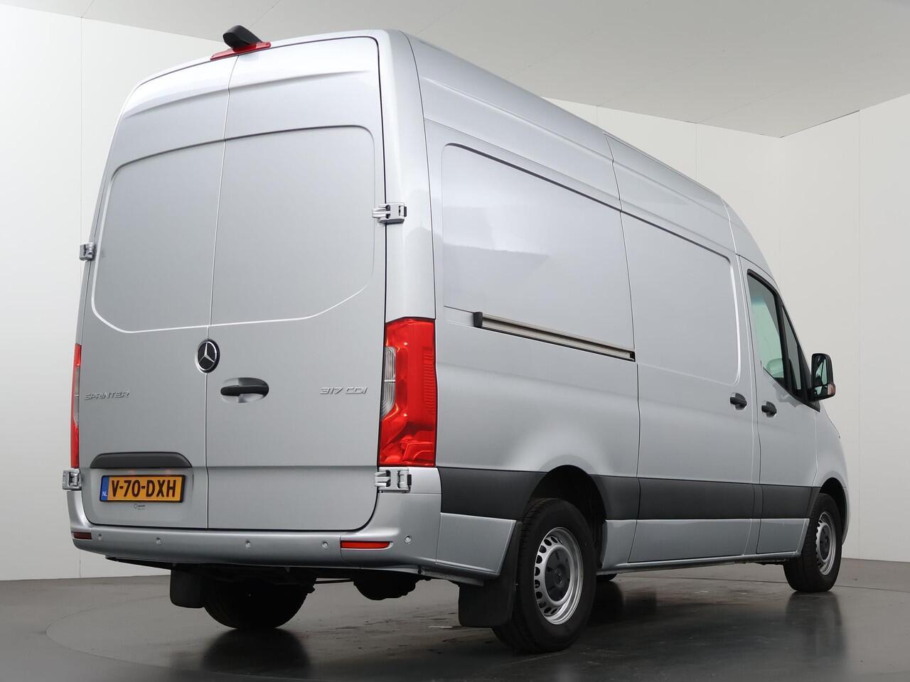 Mercedes-Benz SPRINTER 317 CDI L2 H2 | Aut. | Navigatie | Airco | Bluetooth | Cruise controle | 3500kg AHW voorbereid | Parkeerpakket | Carplay | Certified