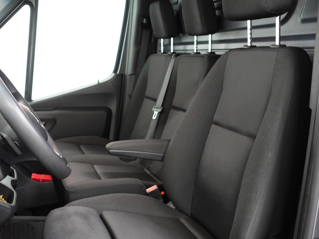 Mercedes-Benz SPRINTER L3H2 Automaat Navigatie Cruise Control Trekhaak Imperiaal + Trap Airco