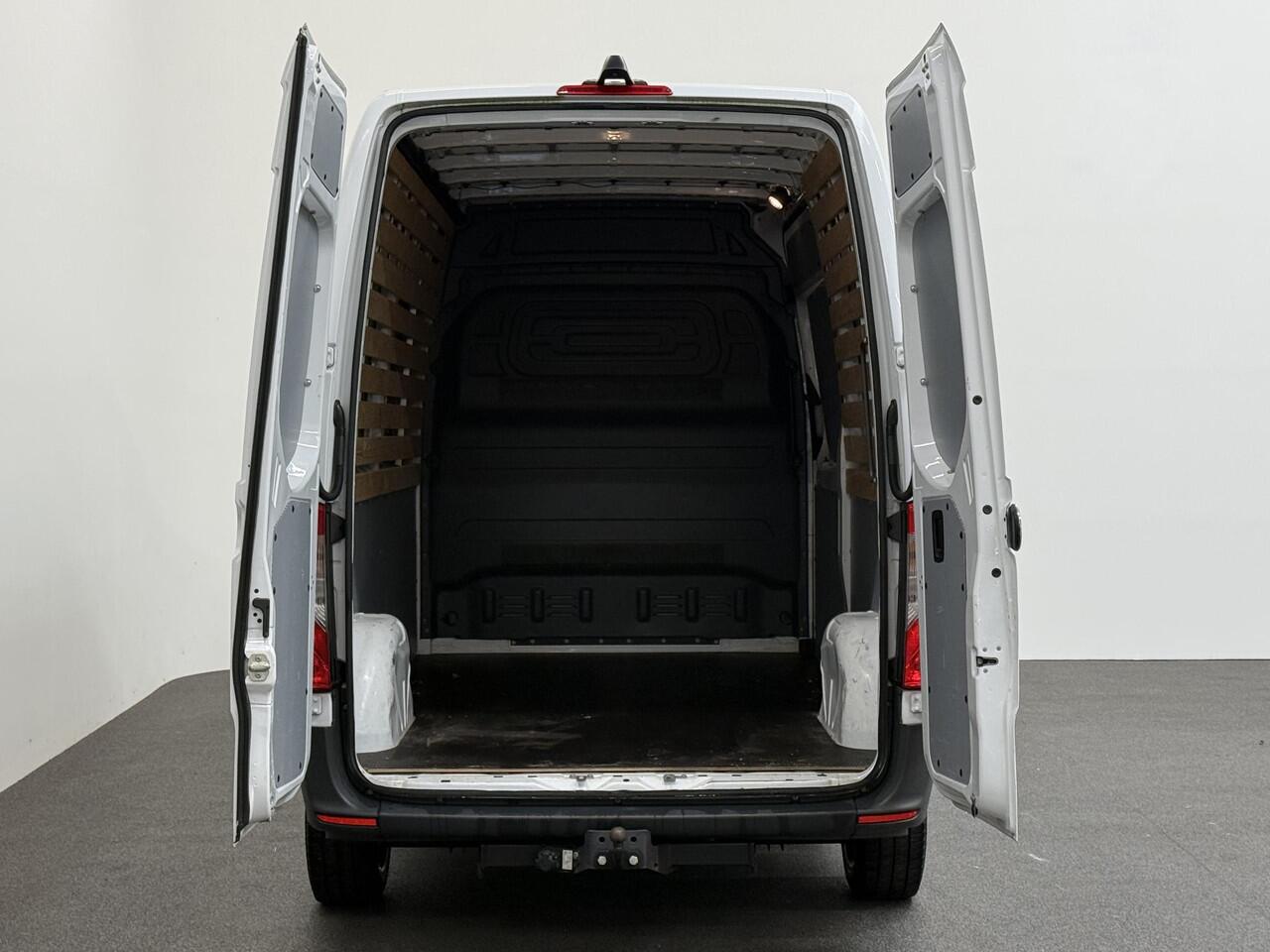 Mercedes-Benz SPRINTER L2H2 Automaat Navi Airco Camera Trekhaak 3Zits DAB