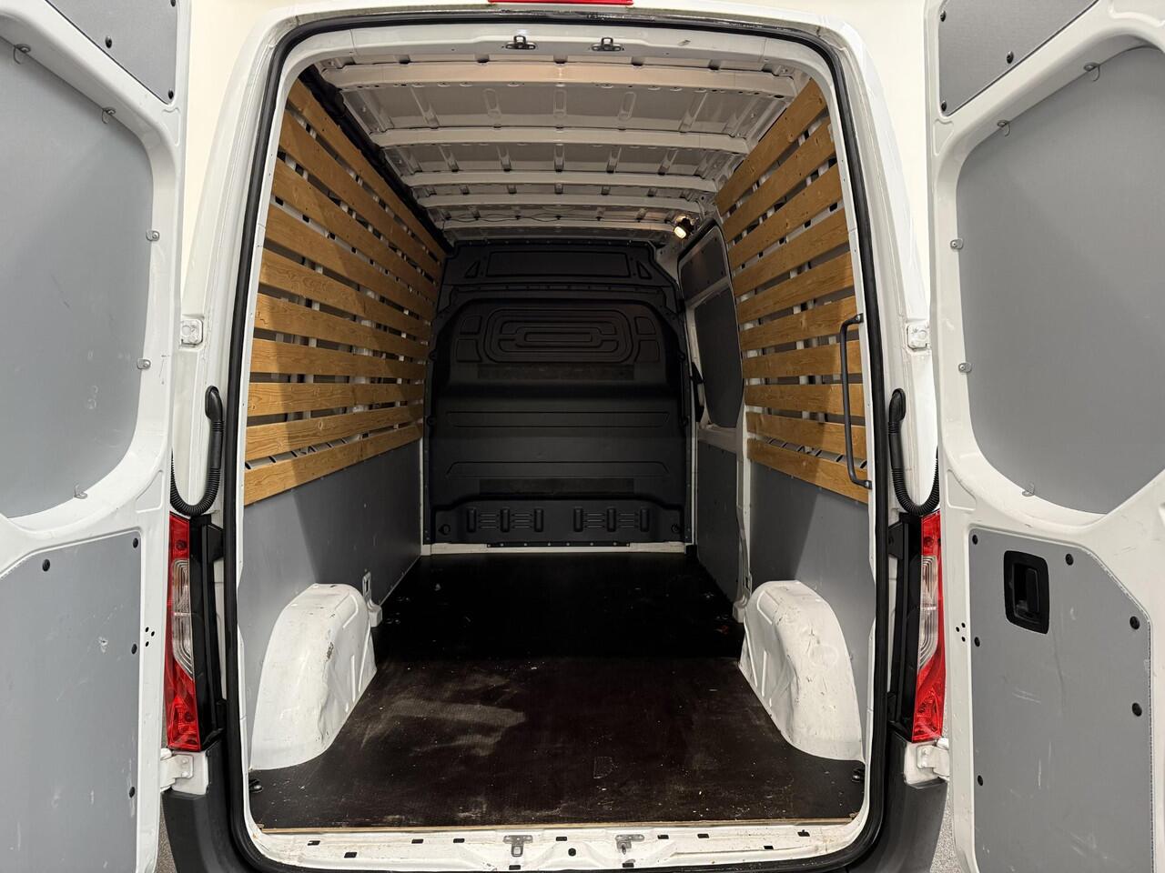 Mercedes-Benz SPRINTER L2H2 Automaat Navi Airco Camera Trekhaak 3Zits DAB