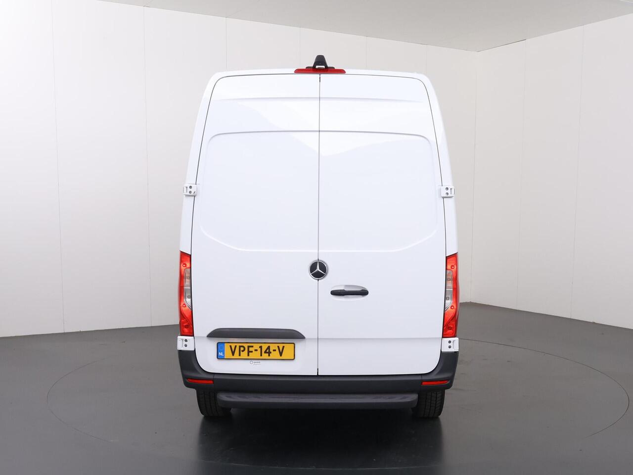 Mercedes-Benz SPRINTER 317 CDI | L2 H2 | Aut. | Navigatie | 2-zits | Opstaptrede | Cruise Control | Spiegelpakket| Parkeercamera | Airco | Dodehoekassistent | Certified