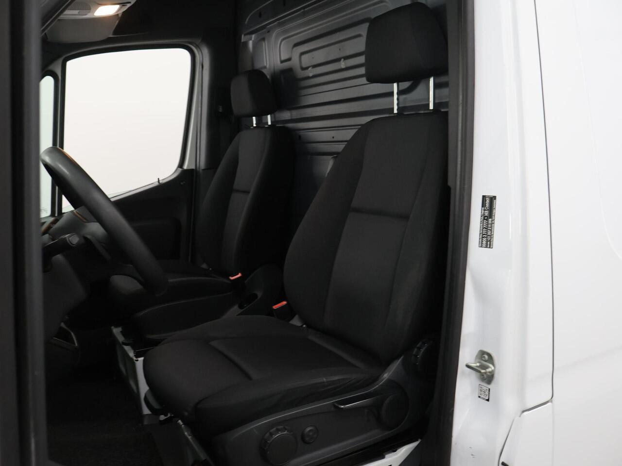 Mercedes-Benz SPRINTER 317 CDI | L2 H2 | Aut. | Navigatie | 2-zits | Opstaptrede | Cruise Control | Spiegelpakket| Parkeercamera | Airco | Dodehoekassistent | Certified