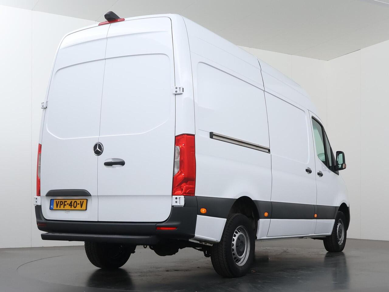 Mercedes-Benz SPRINTER 317 CDI | L2 H2 | 170 PK | AUTOMAAT | DEALER ONDERHOUDEN | NAVIGATIE | CRUISE CONTROL | CAMERA | 2-ZITS | AIRCO | CARPLAY EN ANDROID AUTO | OPSTAP W73