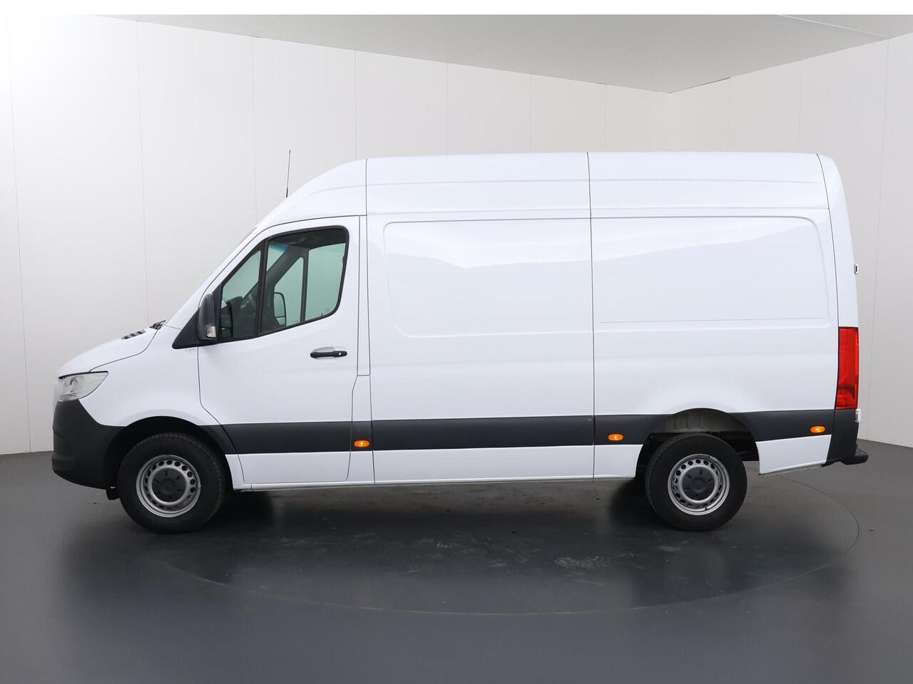 Mercedes-Benz SPRINTER 317 CDI | L2 H2 | 170 PK | AUTOMAAT | DEALER ONDERHOUDEN | NAVIGATIE | CRUISE CONTROL | CAMERA | 2-ZITS | AIRCO | CARPLAY EN ANDROID AUTO | OPSTAP W73