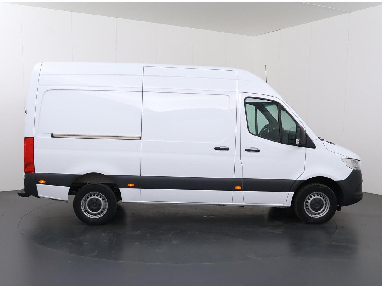 Mercedes-Benz SPRINTER 317 CDI | L2 H2 | 170 PK | AUTOMAAT | DEALER ONDERHOUDEN | NAVIGATIE | CRUISE CONTROL | CAMERA | 2-ZITS | AIRCO | CARPLAY EN ANDROID AUTO | OPSTAP W73
