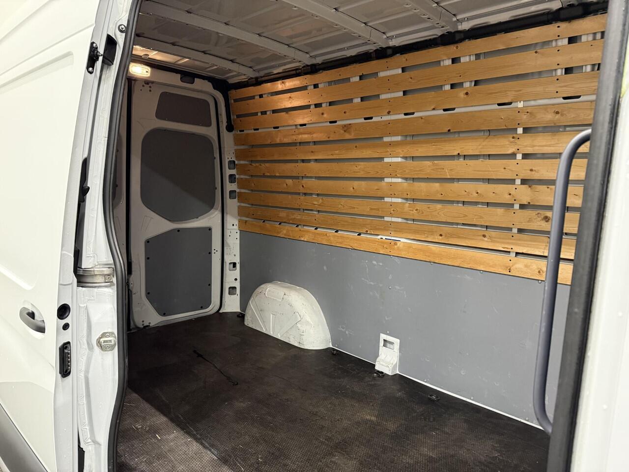 Mercedes-Benz SPRINTER 211 2.2 CDI L2H2 Automaat 9-G tronic | Airco | Navigatie | Camera | Cruisecontrol | 3Zits | Electra pakket | DAB | Trekhaak