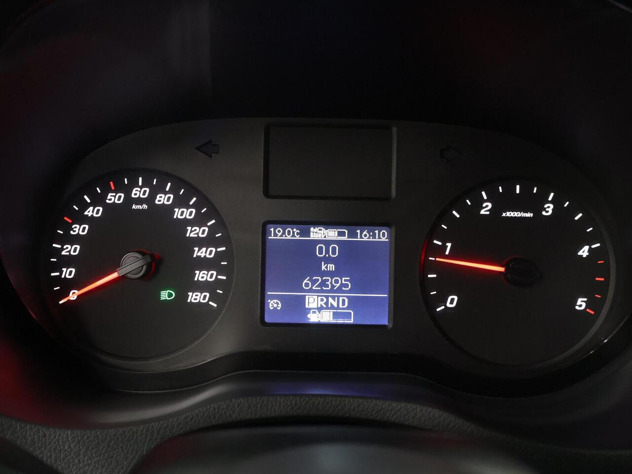 Mercedes-Benz SPRINTER 317 CDI Aut. | L2 H2 | Airco | Cruise Control | Trekhaak | Achterdeuren met ruit | Comfort-stoel | Certified