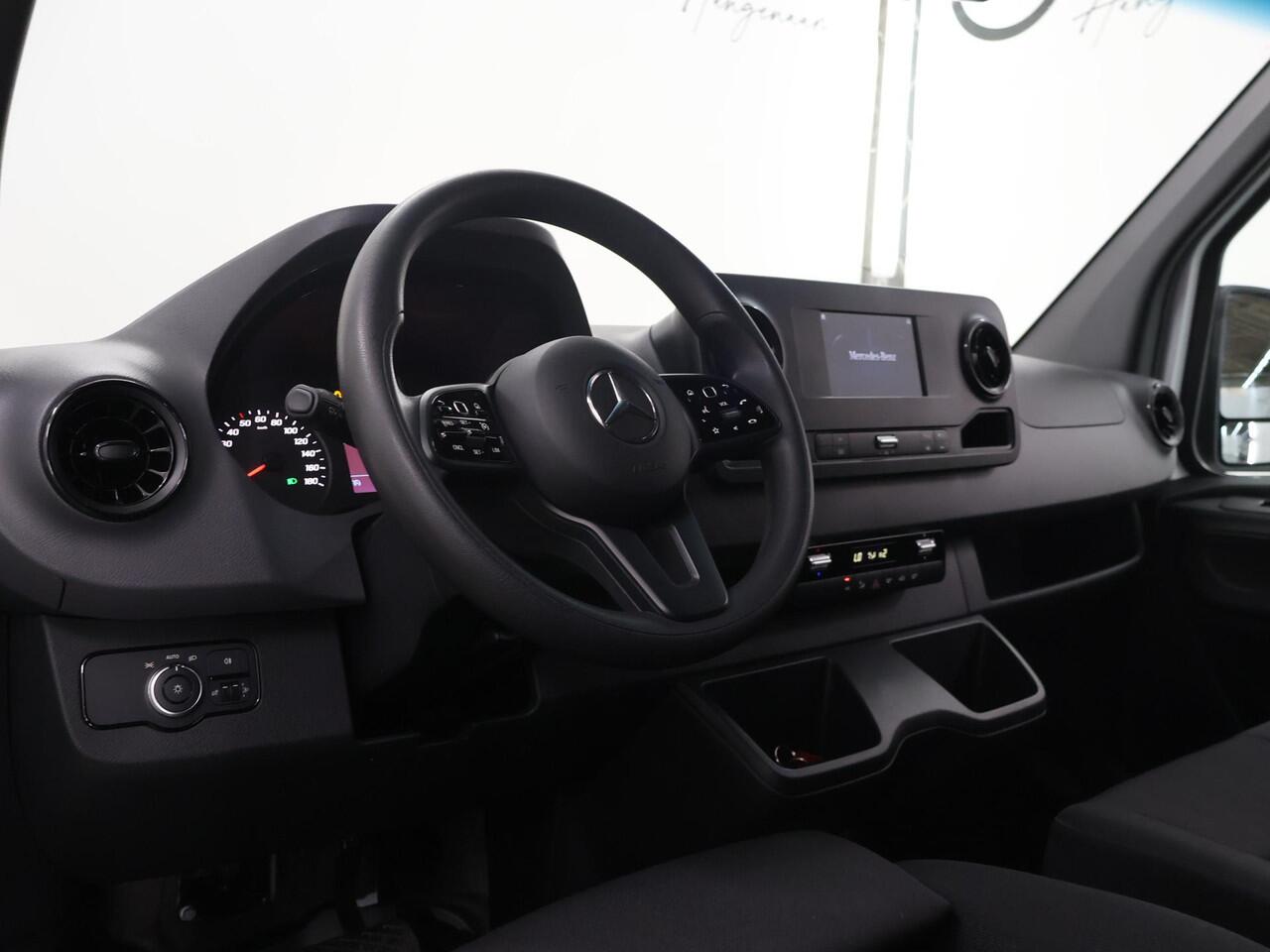 Mercedes-Benz SPRINTER 317 CDI Aut. | L2 H2 | Airco | Cruise Control | Trekhaak | Achterdeuren met ruit | Comfort-stoel | Certified