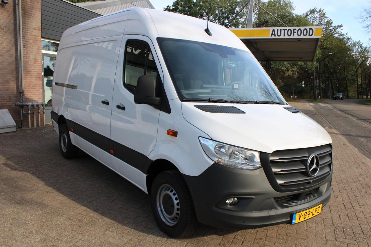 Mercedes-Benz SPRINTER MB 317 L2H2 360 CAMERA, Apple/Android carplay, Achteruitrijcamera, Cruise, bekleden laadruimte, 3 zits