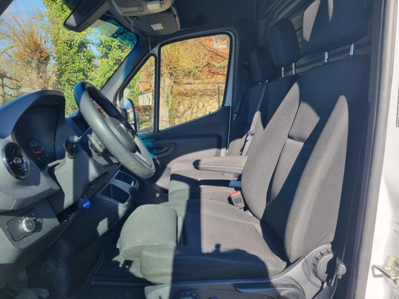 Mercedes-Benz SPRINTER 317 CDI Aut. L2 H2 Navi 3500kg Trekh