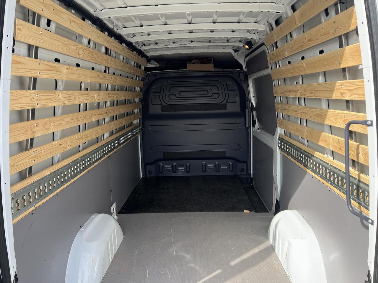 Mercedes-Benz SPRINTER 315 1.9 CDI L2H2 RWD