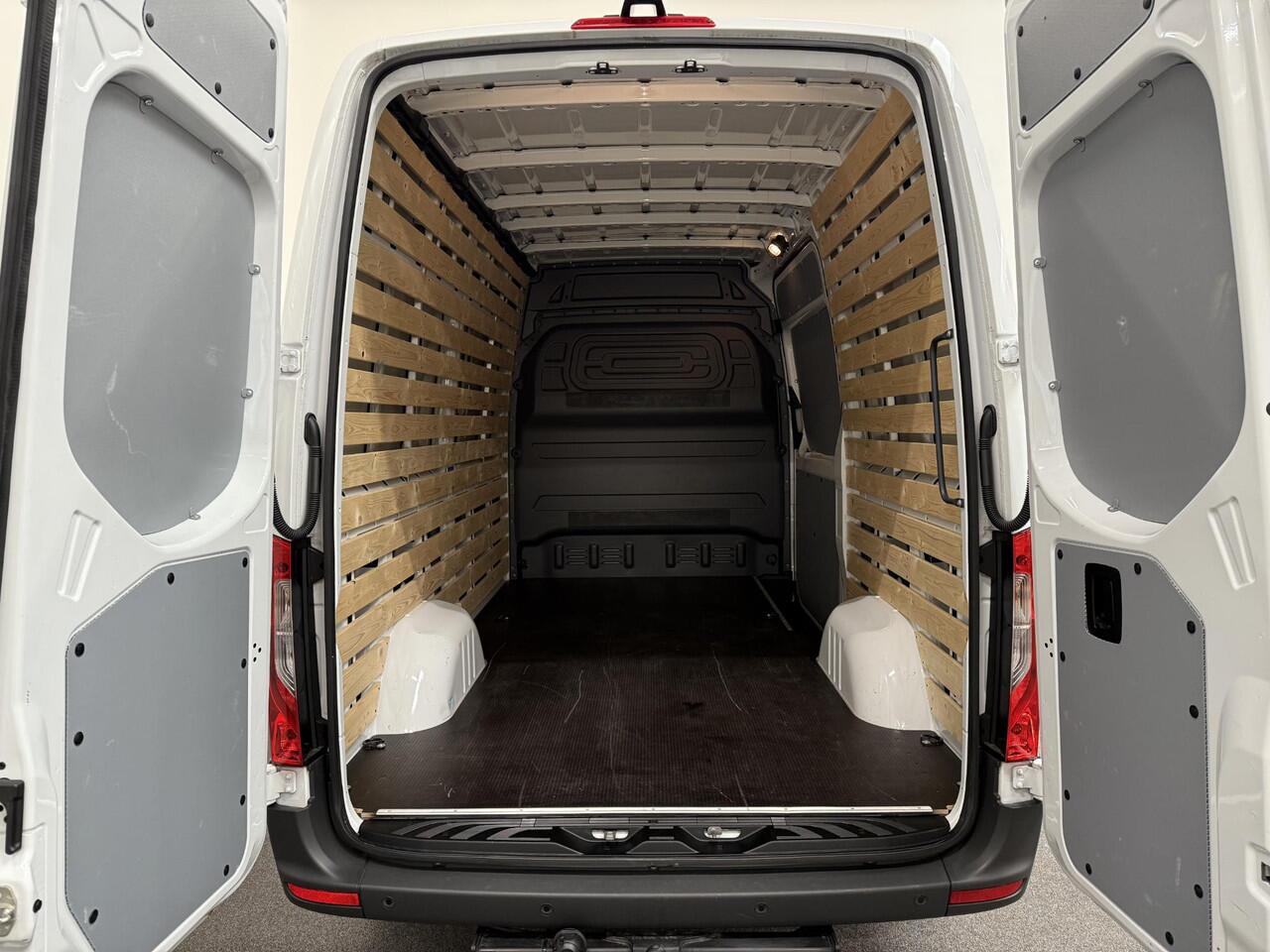 Mercedes-Benz SPRINTER 315 1.9 CDI L2H2 Automaat Airco Trekhaak Camera Navigatie