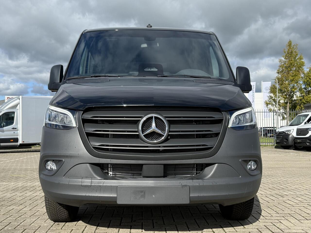 Mercedes-Benz SPRINTER 317 CDI OPEN LAADBAK | AUTOMAAT | DC | MBUX | 6-ZITS | AIRCO | MISTLAMPEN | CRUISE | LED KOPLAMPEN | LUCHTGEVEERDE STOELEN | 3500 KG AHW TREKHAAK | ACHTERUITRIJCAMERA | BPM-VRIJ