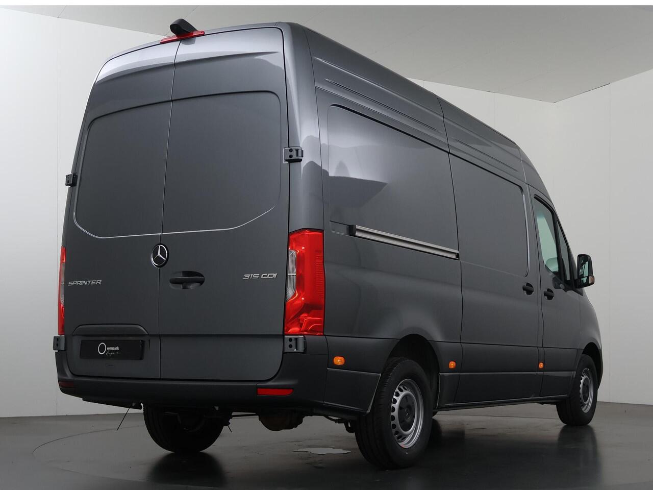 Mercedes-Benz SPRINTER 315 CDI | L2 H2 | Aut. | RWD | PRO | BPM VRIJ! | 3500 KG AHW | CARPLAY | ANDROID AUTO | 3-ZITS | CRUISE | CAMERA | AIRCO | SPOORASSISTENT | DODEHOEKDETECTIE | METALLIC