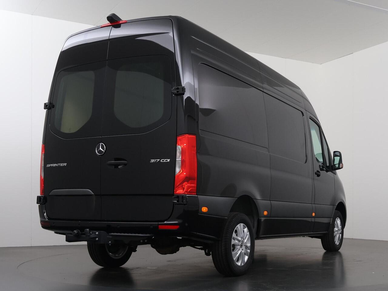Mercedes-Benz SPRINTER 317 CDI L2 H2 Pro HD | LED Koplampen | Stoelverwarming | Leder | Achteruitrijcamera | Climate Control | 3500 kg Trekhaak |