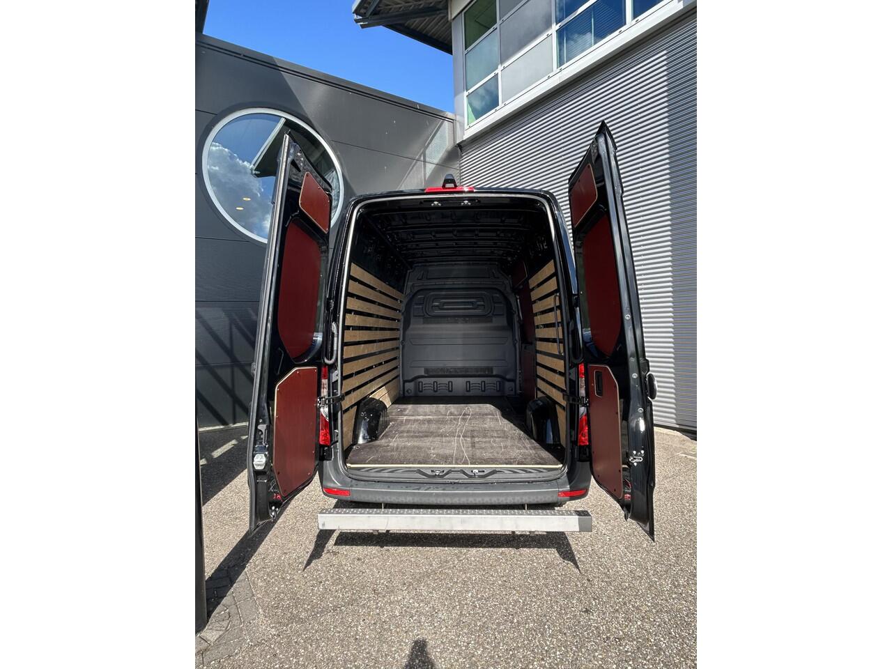 Mercedes-Benz SPRINTER 315 1.9 CDI L2H2 RWD