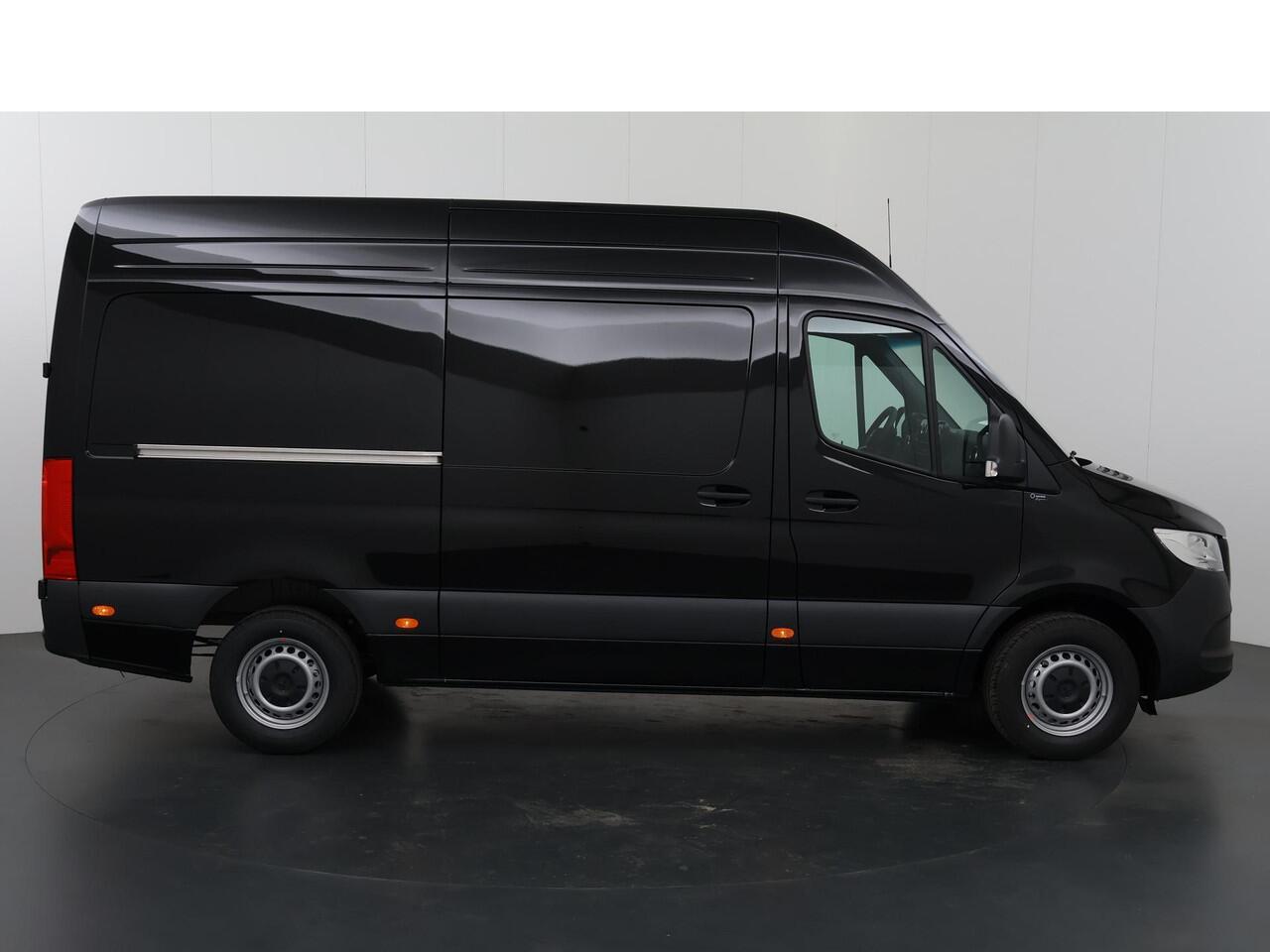 Mercedes-Benz SPRINTER 315 CDI | L2 H2 | RWD | Aut. | PRO | BPM VRIJ! | ACHTERUITRIJCAMERA | 3500 KG AHW | DODEHOEKASSISTENT | AIRCO | CRUISE | CARPLAY | ANDROID AUTO | METALLIC | 3-ZITS | MBUX SYSTEEM GROOT