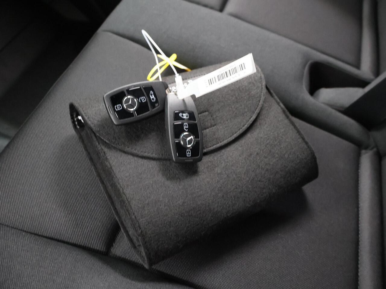 Mercedes-Benz SPRINTER 315 L2H2 RWD PRO | 3500KG trekken | Facelift | Carplay | 3-zits | Camera