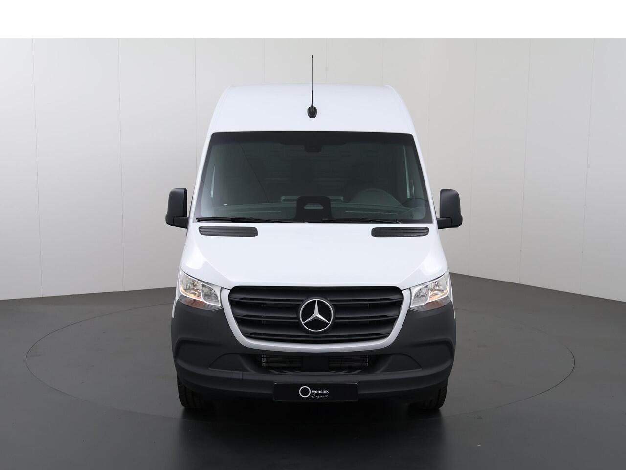 Mercedes-Benz SPRINTER 317 CDI | L2 H2 | Aut. | RWD | PRO | BPM VRIJ! | 3500 KG AHW | CARPLAY | ANDROID AUTO | 3-ZITS | CRUISE | CAMERA | AIRCO | SPOORASSISTENT | DODEHOEKDETECTIE |