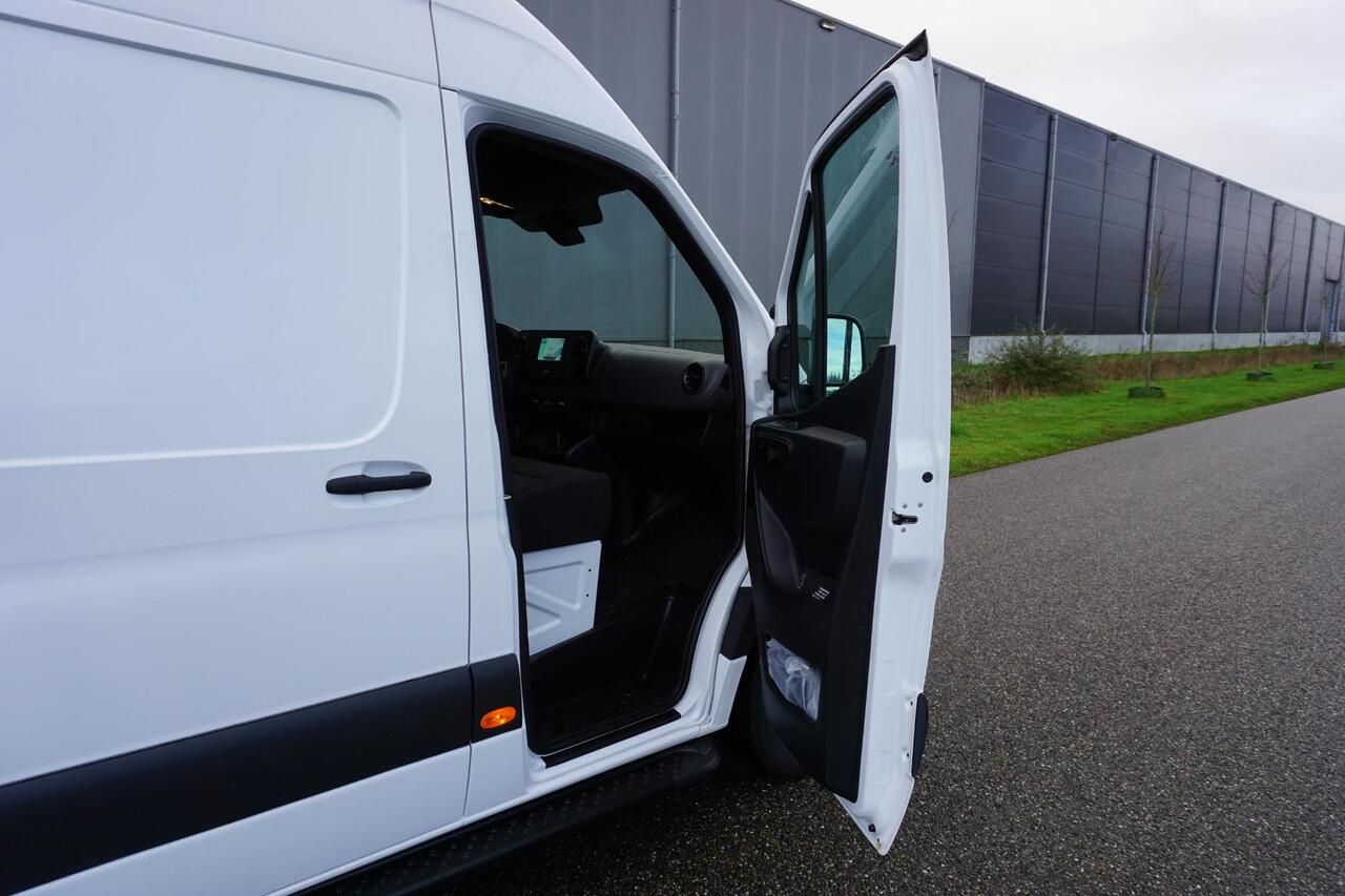 Mercedes-Benz SPRINTER 317 L2H2 RWD Automaat |EURO6 |1e eigenaar |Topstaat |Betimmering |Fabrieksgarantie |Camera |Cruise |Navi |Climate control |Stoelverwarming |3500 KG |170 pk