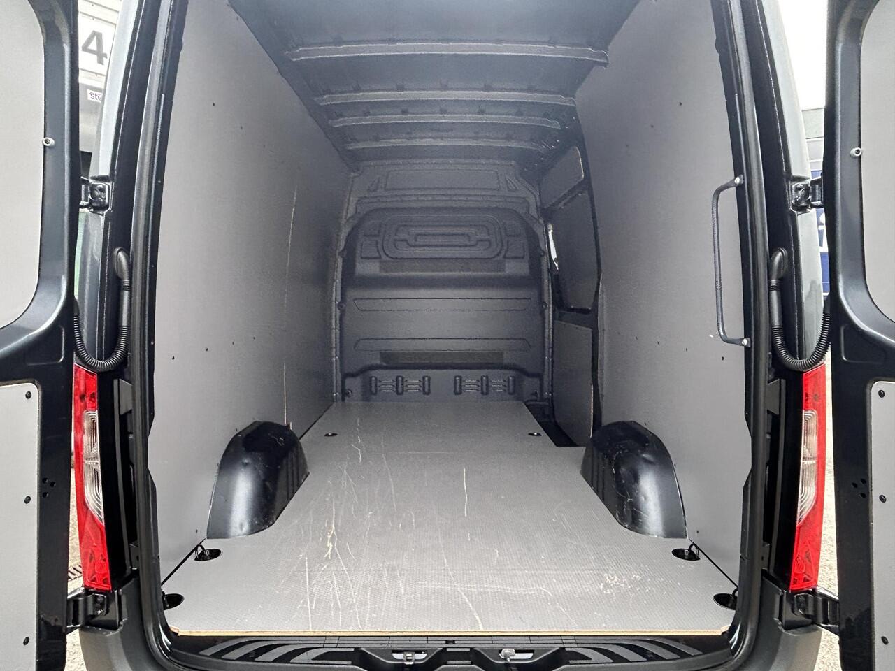 Mercedes-Benz SPRINTER 315 1.9 CDI L2H2 RWD