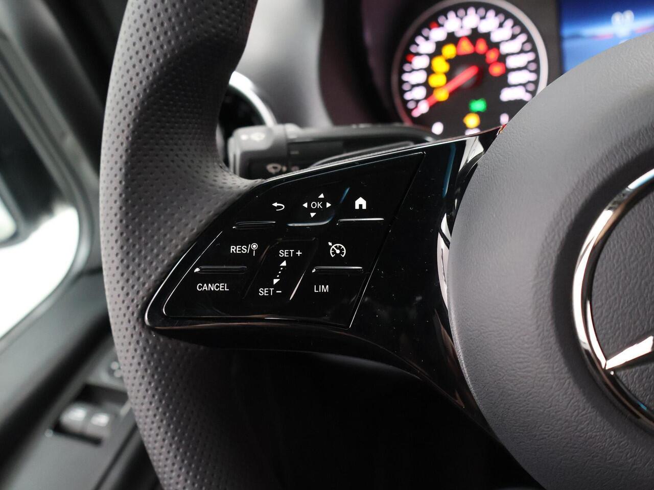 Mercedes-Benz SPRINTER 317 L2H2 RWD PRO | 3500kg TREKKEN | FACELIFT | 3-ZITS | CAMERA | AUTOMAAT