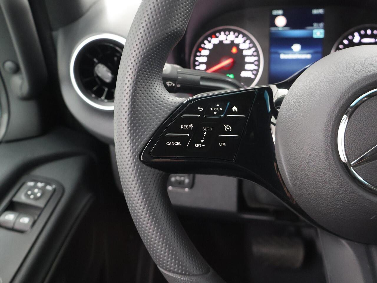 Mercedes-Benz SPRINTER 317 CDI L2 H2 RWD PRO | Smartphone integratie pakket | 10.25" MBUX Systeem | Achteruitrijcamera | 3500 KG Trekgewicht |