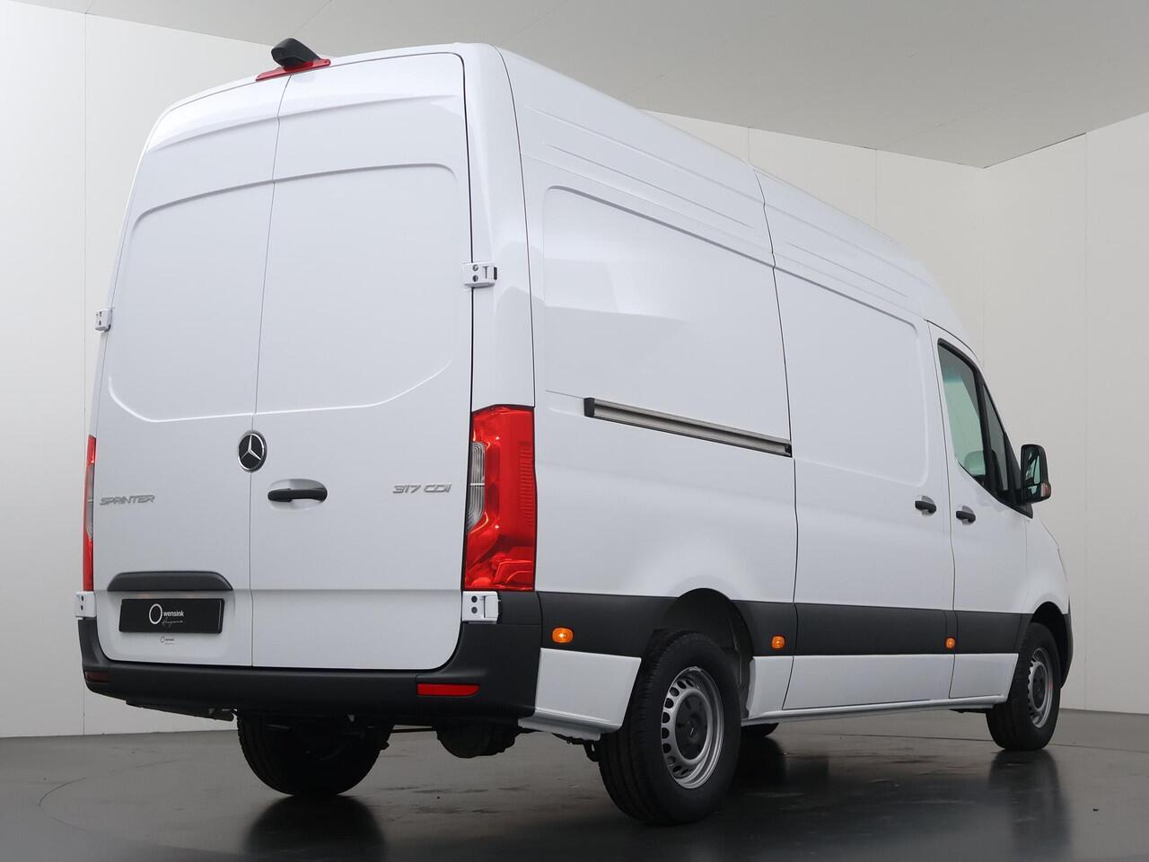 Mercedes-Benz SPRINTER 317 CDI L2 H2 Pro | 3500 KG Trekgewicht | 10.25" MBUX Systeem | Smartphone integratie pakket | Schuifdeur links |
