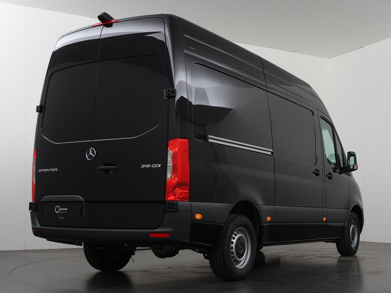 Mercedes-Benz SPRINTER 315 CDI L2 H2 RWD Aut | PRO | BPM VRIJ! | ACHTERUITRIJCAMERA | 3500 KG AHW | DODEHOEKASSISTENT | AIRCO | CRUISE | CARPLAY | ANDROID AUTO | METALLIC | 3-ZITS | MBUX SYSTEEM GROOT