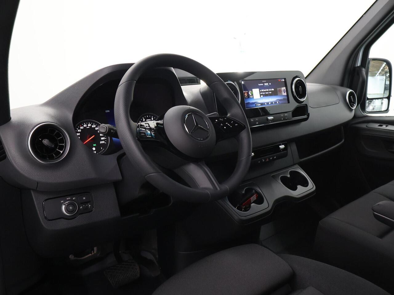Mercedes-Benz SPRINTER 317 CDI L2 H2 RWD PRO | Smartphone integratie pakket | 10.25" MBUX Systeem | Achteruitrijcamera | 3500 KG Trekgewicht |