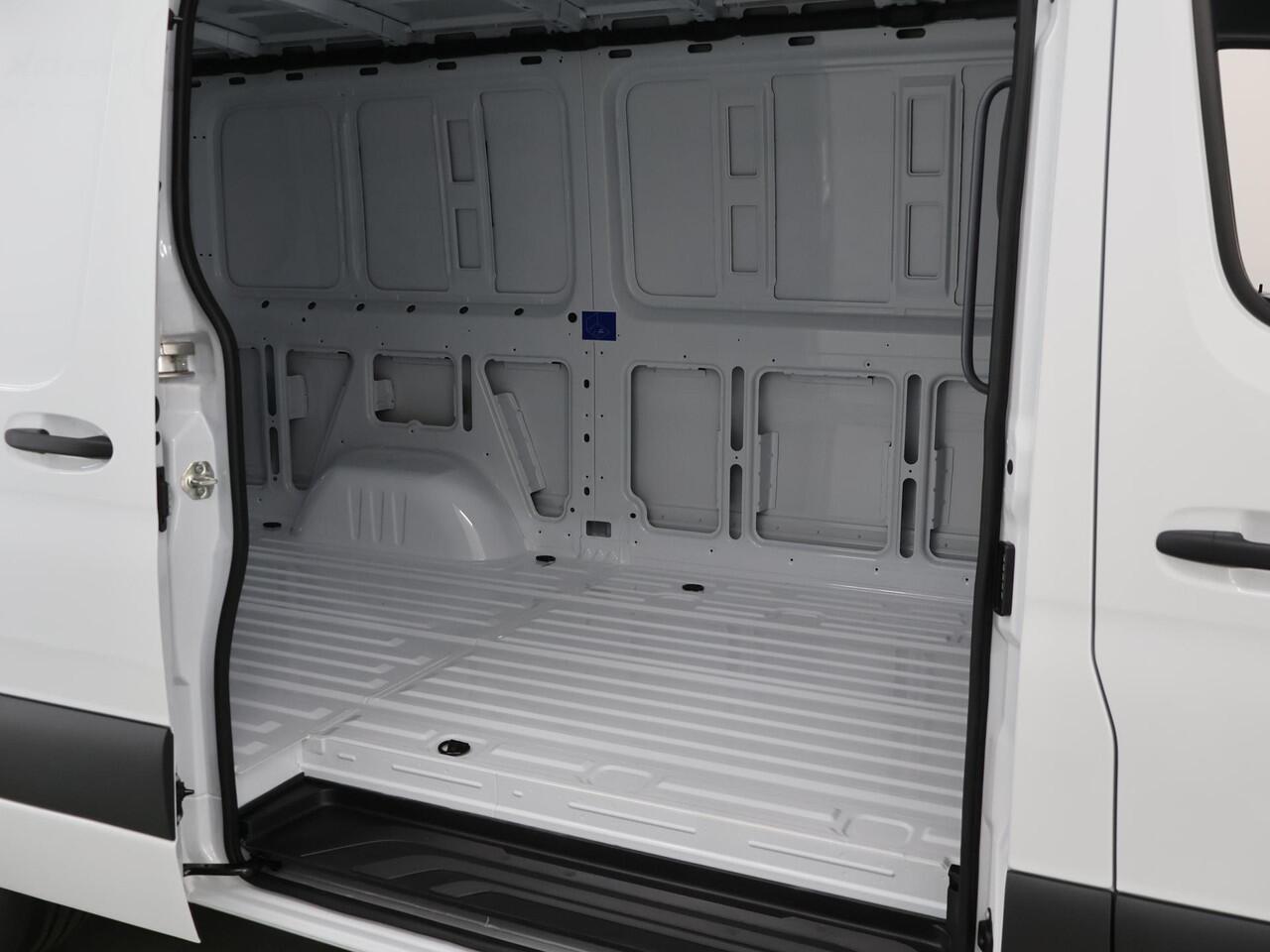 Mercedes-Benz SPRINTER 315 CDI | L2 H1 | RWD | PRO | Parkeercamera | Airco | Dodehoekassistent | Zijwindassistent | Cruise Control | Chauffeursstoel |