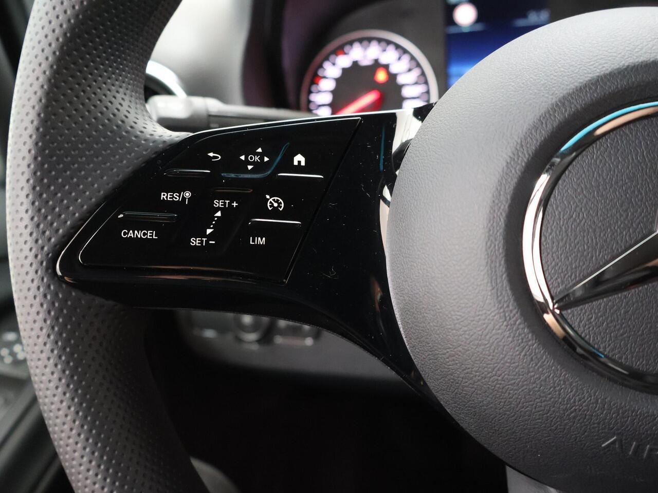 Mercedes-Benz SPRINTER 315 CDI | L2 H2 | RWD | Aut. | PRO | BPM VRIJ! | ACHTERUITRIJCAMERA | 3500 KG AHW | DODEHOEKASSISTENT | AIRCO | CRUISE | CARPLAY | ANDROID AUTO | METALLIC | 3-ZITS | MBUX SYSTEEM GROOT