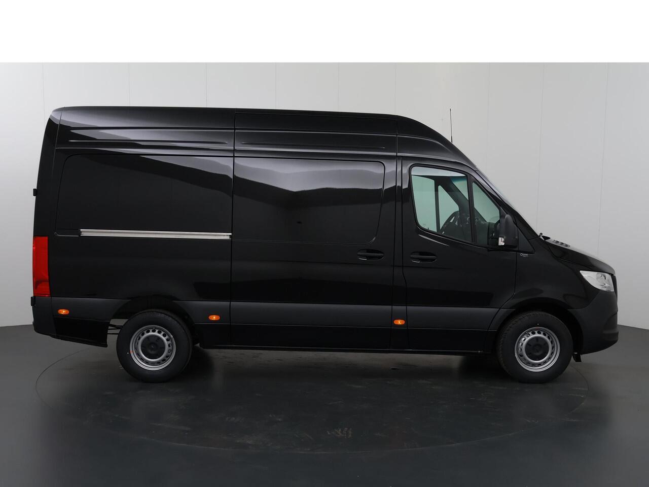 Mercedes-Benz SPRINTER 315 CDI | L2 H2 | RWD | Aut. | PRO | BPM VRIJ! | ACHTERUITRIJCAMERA | 3500 KG AHW | DODEHOEKASSISTENT | AIRCO | CRUISE | CARPLAY | ANDROID AUTO | METALLIC | 3-ZITS | MBUX SYSTEEM GROOT